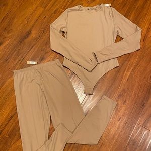 SKIMS Fits Everybody bodysuit and Leggings NWT